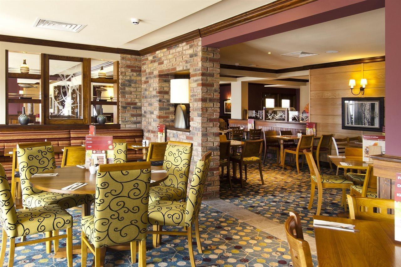 Premier Inn Bicester Buitenkant foto