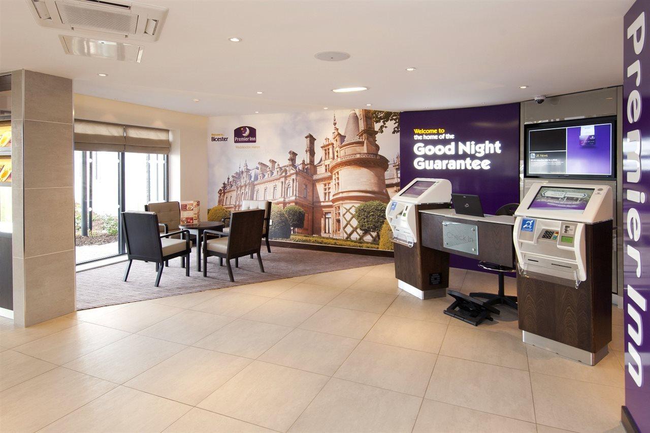 Premier Inn Bicester Buitenkant foto