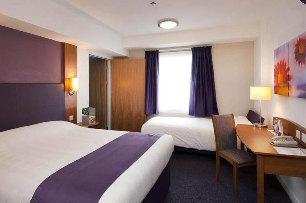 Premier Inn Bicester Buitenkant foto