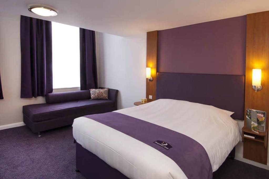 Premier Inn Bicester Buitenkant foto