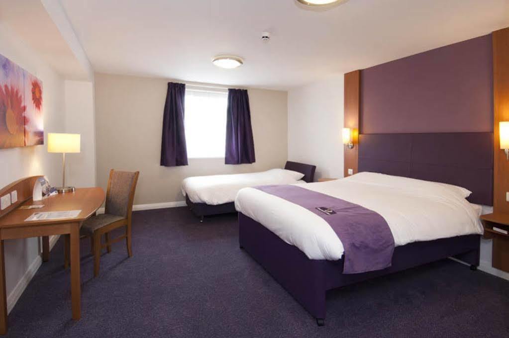 Premier Inn Bicester Buitenkant foto