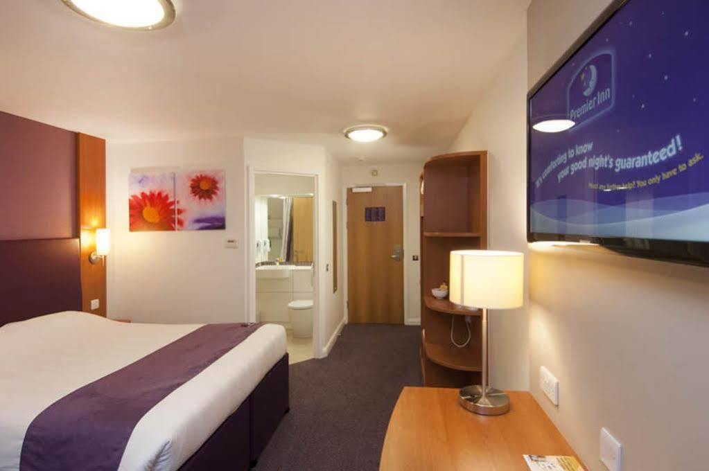 Premier Inn Bicester Buitenkant foto