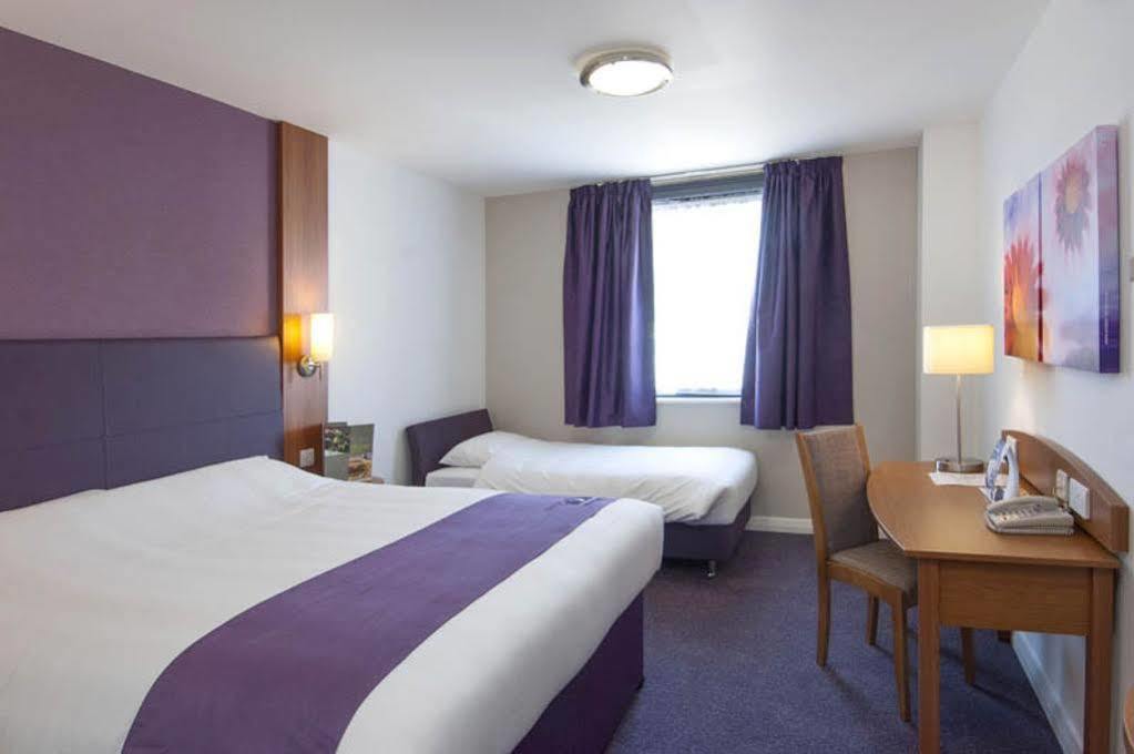 Premier Inn Bicester Buitenkant foto