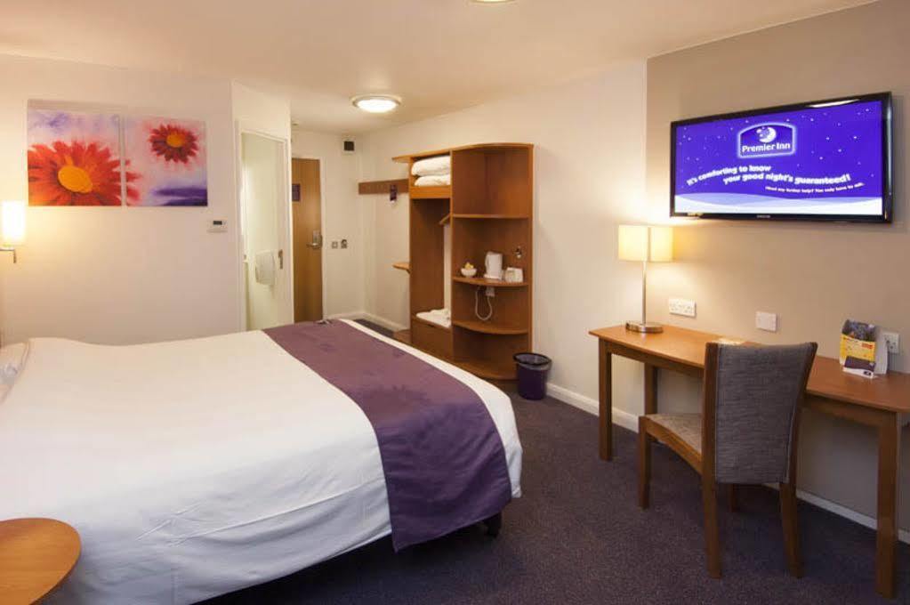 Premier Inn Bicester Buitenkant foto